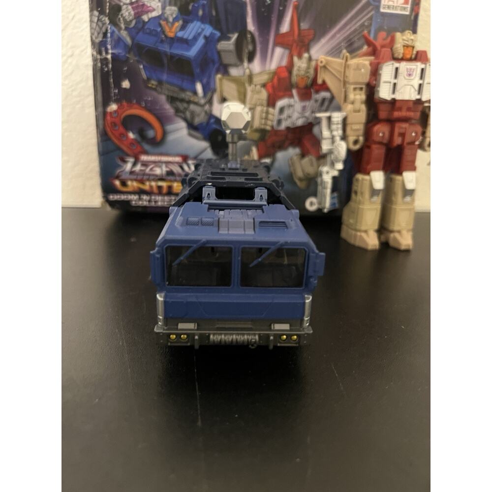 Transformers Legacy United Doom 'N Destruction Breakdown & Windsweeper - Picture 4 of 14